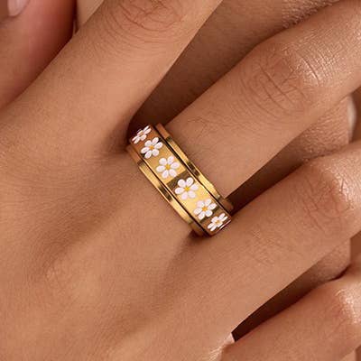The Daisy Spinner Ring
